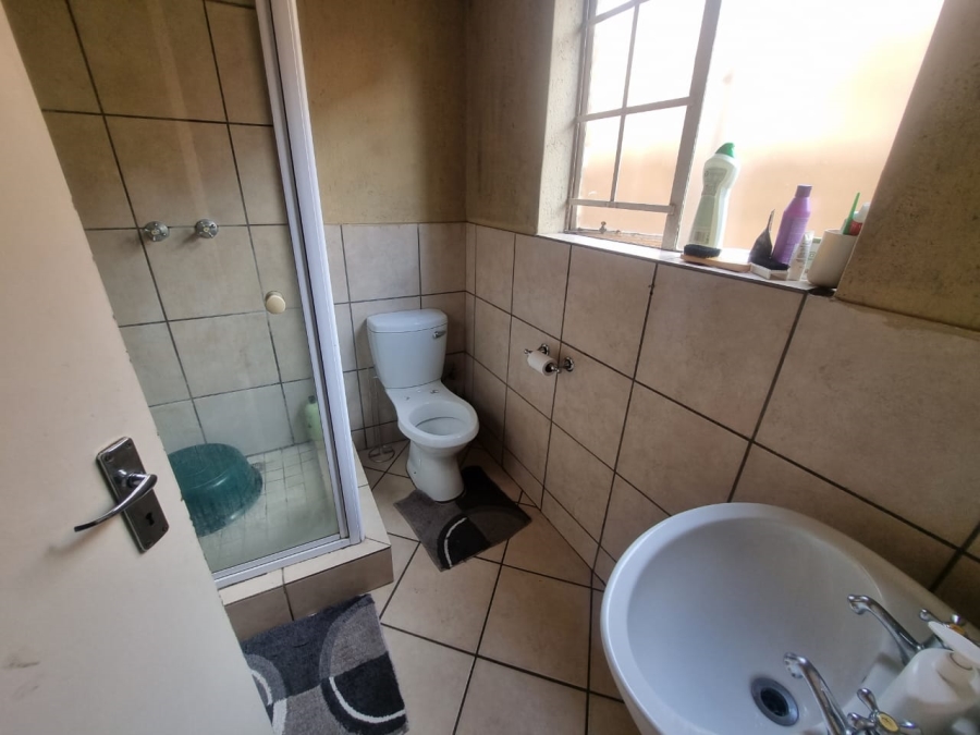 1 Bedroom Property for Sale in Rustenburg Central North West